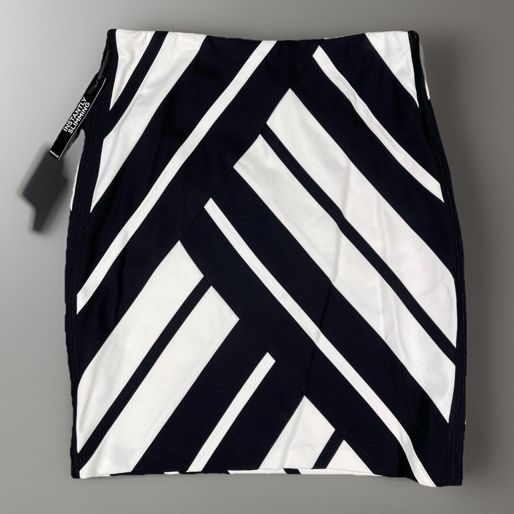 White House Black Market Skirt Size 8P Instantly Slim Pencil Stretch Careerwear